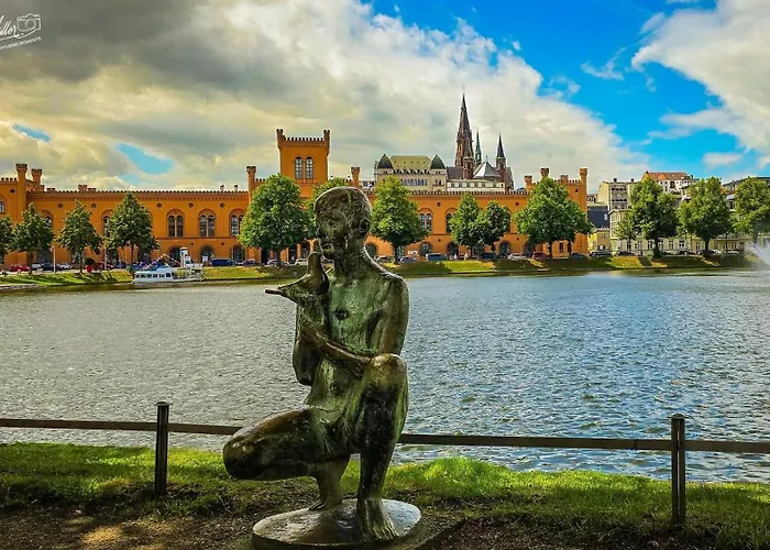 Dachgefluester * Schwerin (Mecklenburg-Vorpommern)